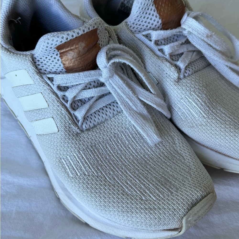 Adidas Swift Run size 4.5 y or 6.5 w